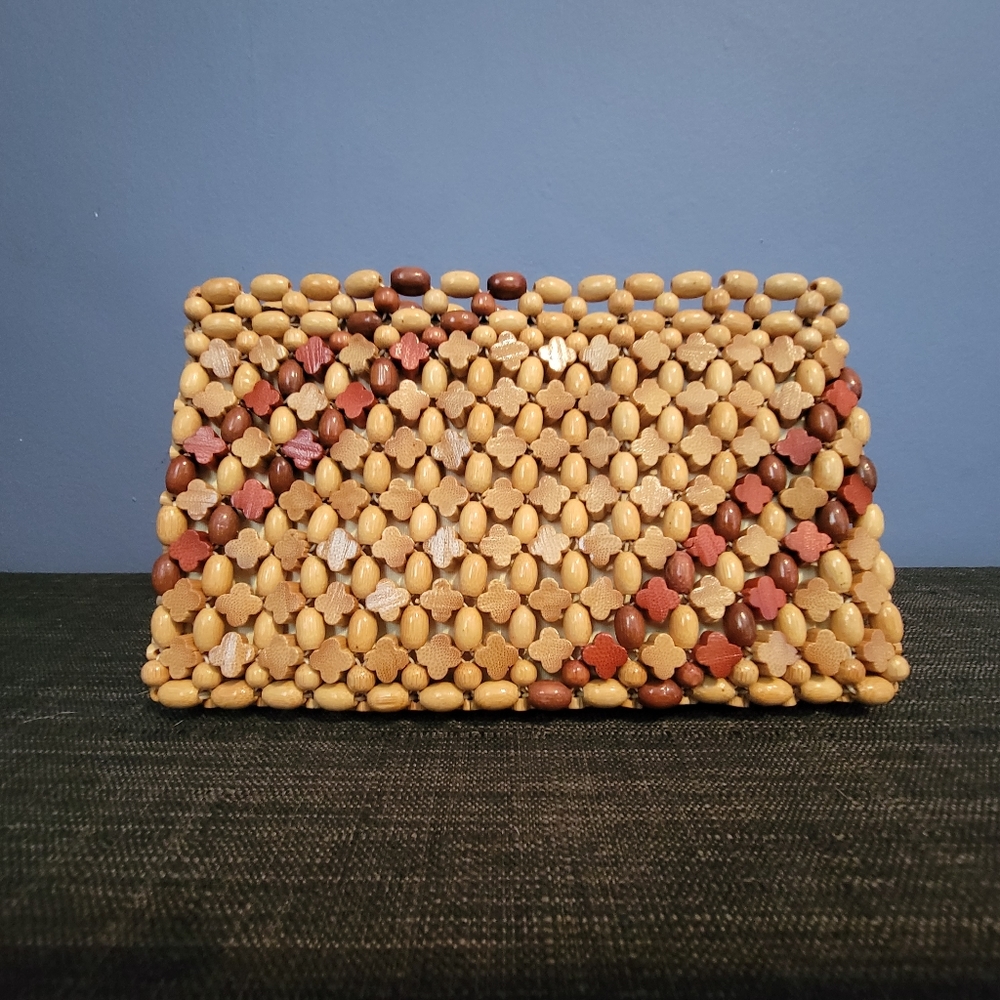 ❗CLOSET LIQUIDATION❗️Multicolored Beaded pouch